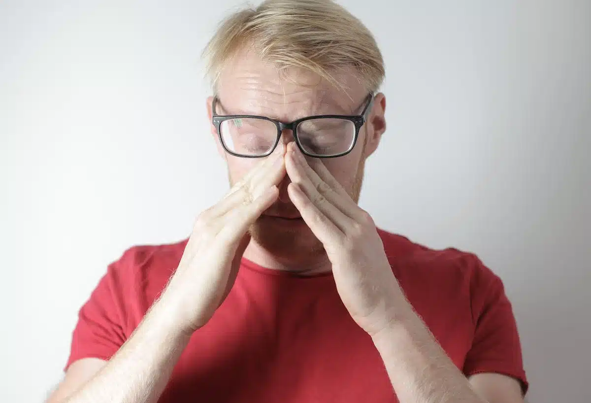 Conseils pour éviter les marques de lunettes sur le nez